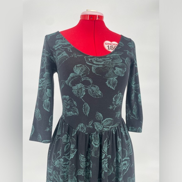 Vintage Timely Trends 3/4 Sleeve Black Floral Fit & Flare Dress - Picture 5 of 14